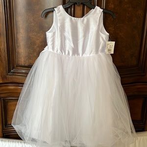 David’s Bridal Girls white flower girl dress - white with tulle - size 10